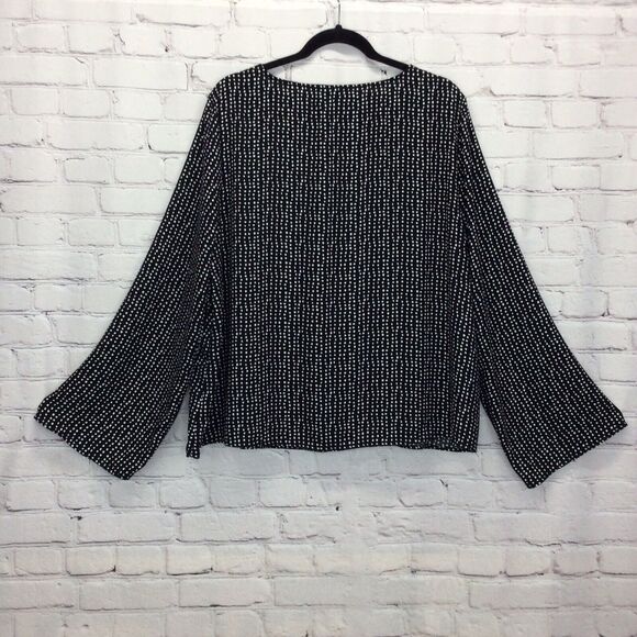 Forever 21 Women’s Size 2x Criss Cross V-neck Tunic Black/White Flared Sleeves - Picture 4 of 8